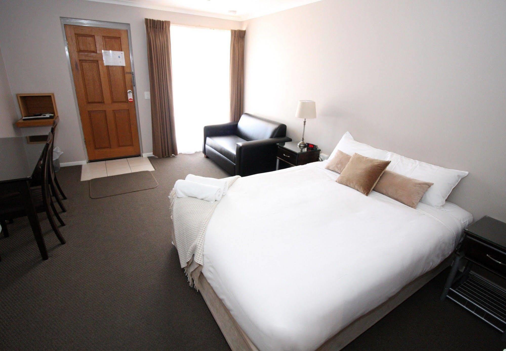אצ'וקה Pevensey Motor Lodge מראה חיצוני תמונה